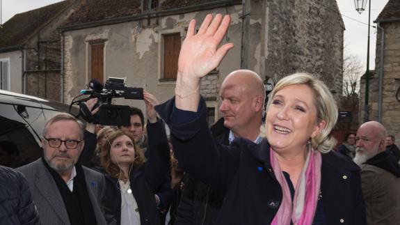 Marine Le Pen no se presentará ante el juez tras ser convocada para su imputación