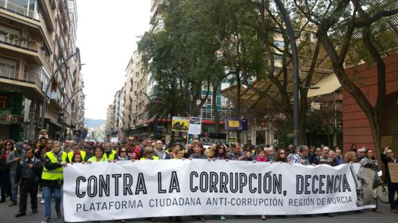 Más de 3.000 personas se manifiestan en Murcia contra Pedro Antonio Sánchez