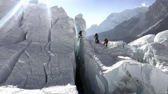 Txikon abandona la ascensión al Everest