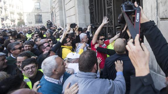 Los taxistas protestan contra la «competencia desleal»