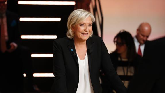 Le Pen dice que Podemos existe en España porque no hay un Frente Nacional