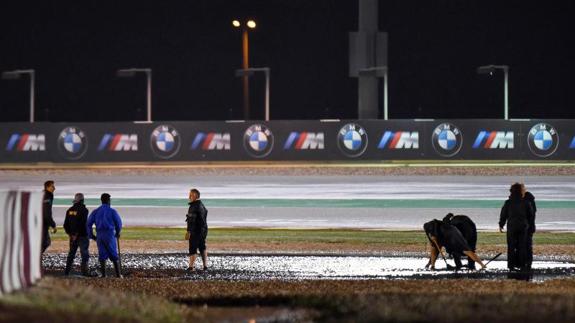 La lluvia aplaza los entrenamientos