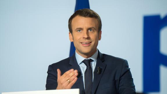 Macron quiere «pasar página de los últimos 20 años» en Francia