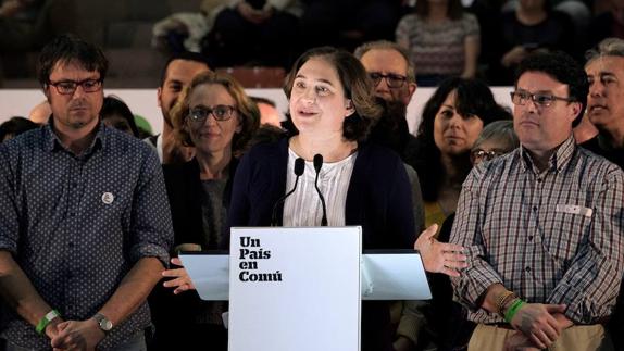 Los «comunes» de Colau alumbran su nuevo partido marcado por el divorcio con Podem