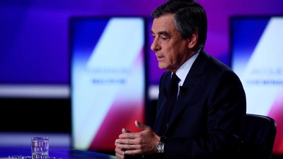 Fillon pide que se suspenda la campaña de las elecciones francesas