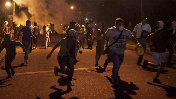 Muere un joven herido durante una manifestación en el centro de Venezuela