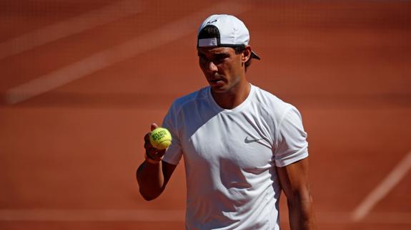 Nadal mira de tú a tú a su décimo Roland Garros