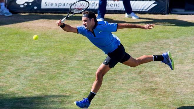 Federer cae en su vuelta a la competición