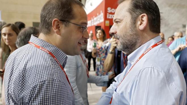 Ábalos, convencido de que el PSOE seguirá «para adelante»