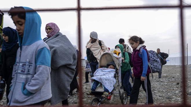 Más de 26.000 niños refugiados continúan atrapados en los Balcanes