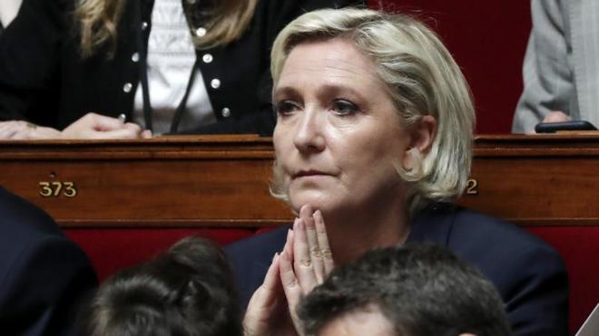 Marine Le Pen, imputada por apropiación indebida