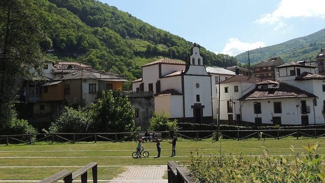 El Ayuntamiento de Cangas retoma la senda peatonal de Ambasaguas a Santiso