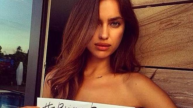 Lluvia de críticas a Irina Shayk por su desnudo solidario