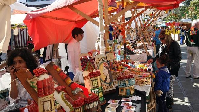 Gran éxito de público y ventas en el mercado tradicional de Llanera