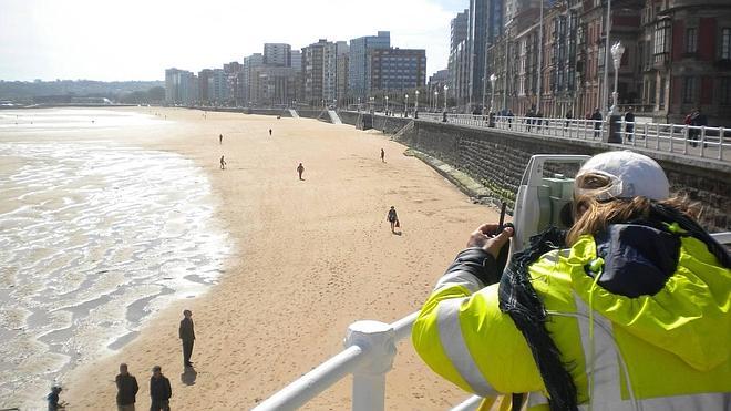 Costas acepta trasladar arena a la playa «si no está contaminada»