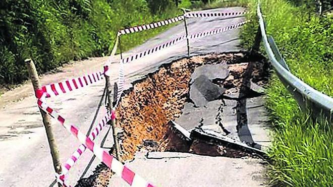 Nuevo hundimiento en la carretera de Infiesto a Valles