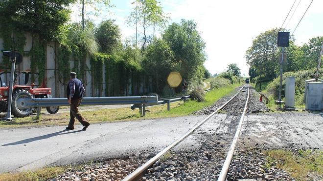 Un fallo mecánico causa el corte de la línea ferroviaria en Piñeres de Pría