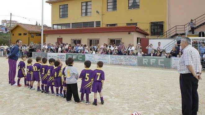 El Pleno de Soto del Barco debate mañana si se instala hierba sintética en El Quintanal