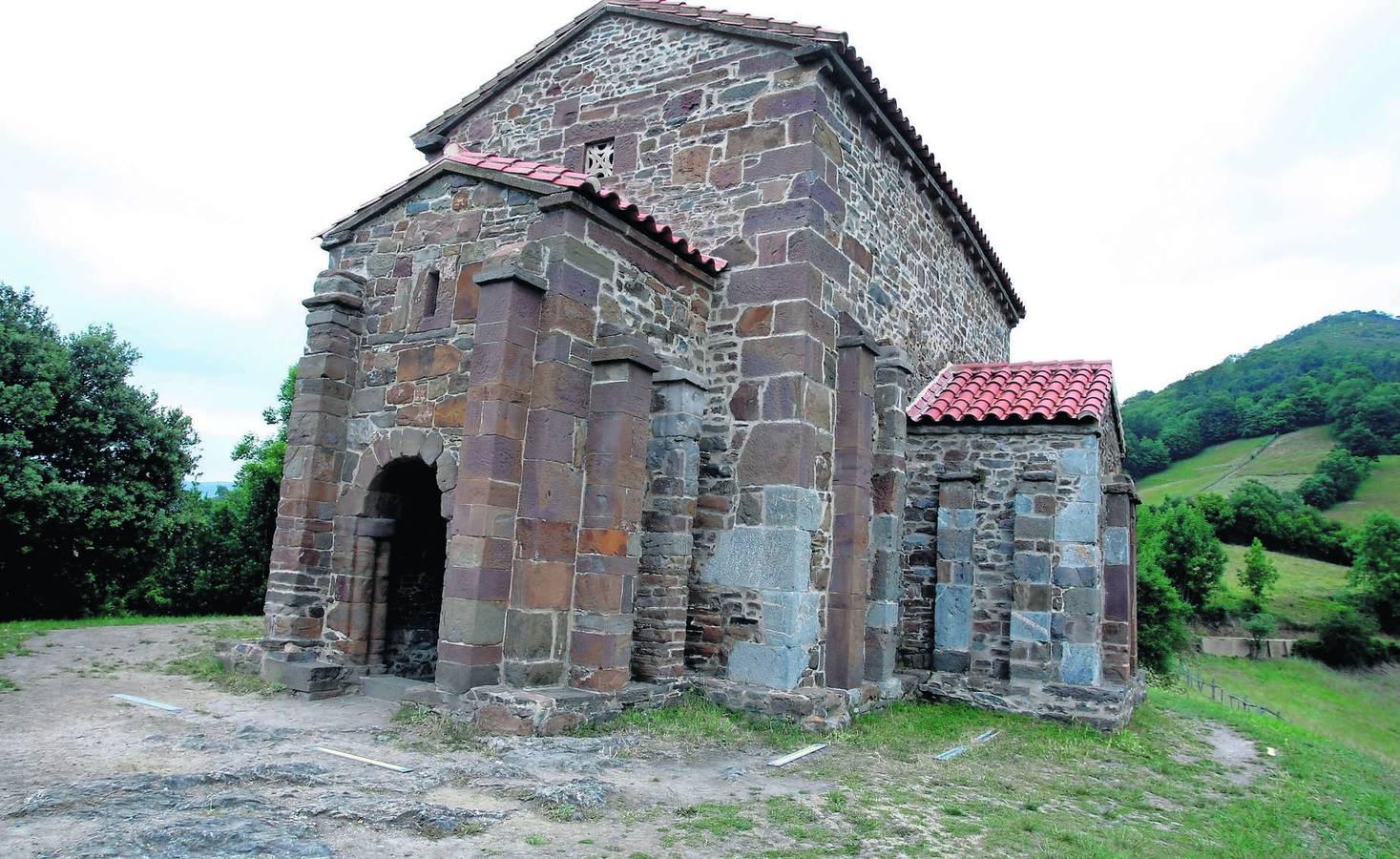 Fundido a negro de la iluminación de Santa Cristina