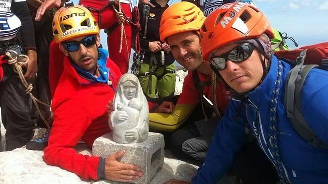 La Virgen de las Nieves regresa al Picu Urriellu