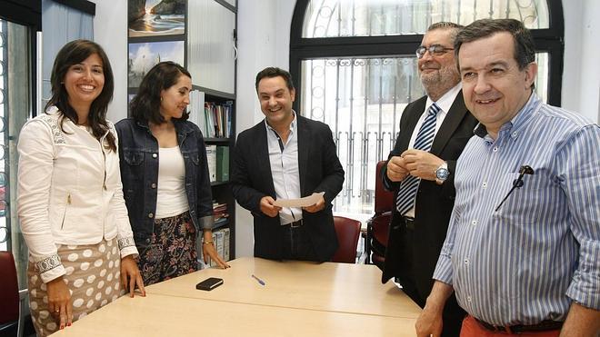 Más de un centenar de militantes del PP de Gijón reclaman la celebración de un congreso