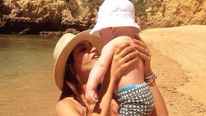 Casillas llama "gilipollas" a un seguidor que animó a Sara a tirar a su hijo al agua