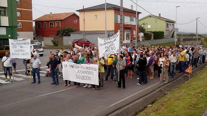 Protesta en apoyo de la familia Rodríguez Bueno en Lugones