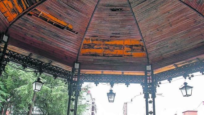 El quiosco de la música de Sama, cerrado por problemas de seguridad