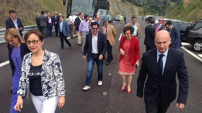 La autovía de los túneles de Riaño abre esta tarde después de cinco años de obras