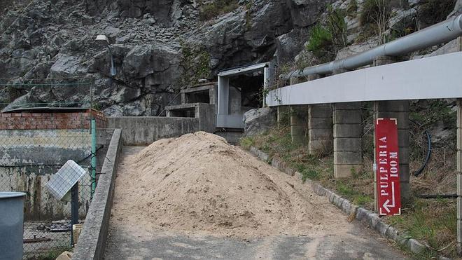 Comienza hoy la reposición de arena en la playa de Cuevas del Mar