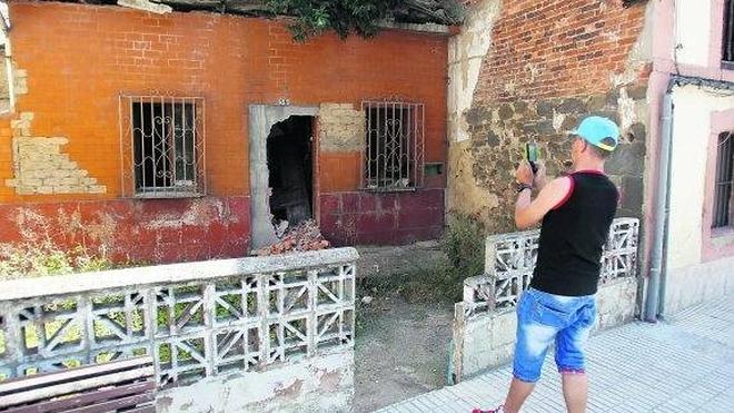 Queman dos viviendas en el barrio de El Puente