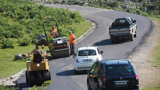 Fomento para el arreglo de la carretera a los Lagos después de las molestias causadas