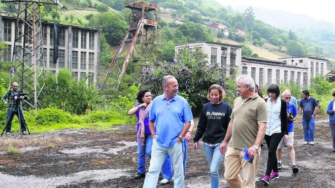 La ruta por el pozo Santa Bárbara, un filón para Turón