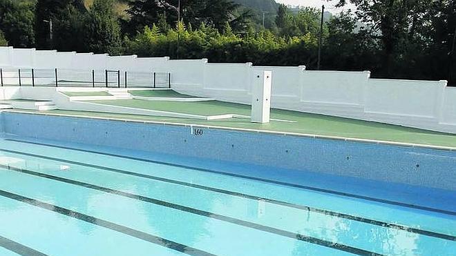 El Principado aprueba hoy la cesión de la piscina de Riaño para abrirla este viernes