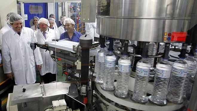 La nueva dirección de Aguas de Fuensanta aspira a exportar el 50% de su producción