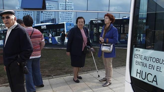 La consejera de Fomento ve un «error» que Oviedo recurra las paradas de buses en el HUCA