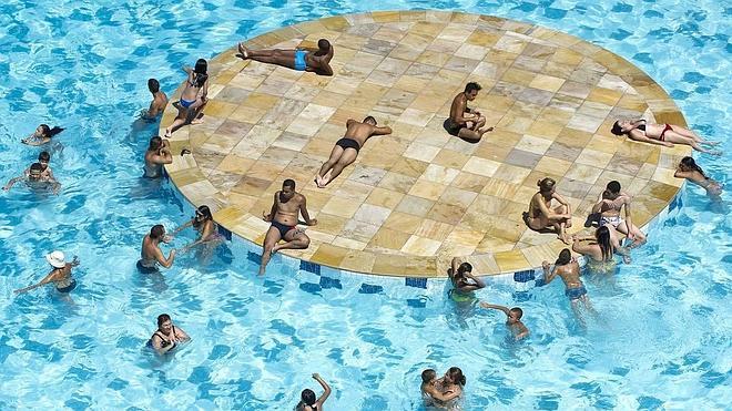 ¿Es malo hacer pis en la piscina?