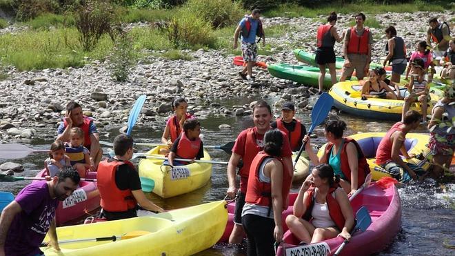 Más de 250 personas en el Descenso Ecológico del Esva