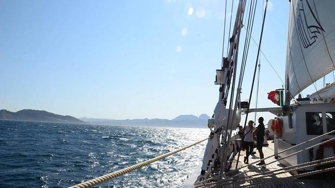 La expedición del buque-escuela 'Creoula' supera el estrecho de Gibraltar