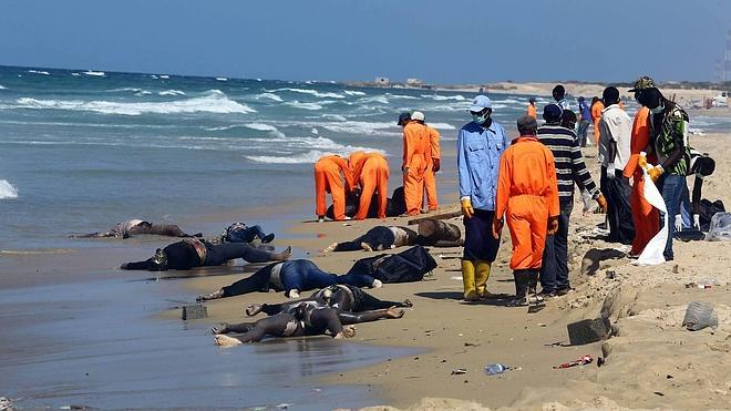 Rescatan los cadáveres de 170 inmigrantes africanos en las costas de Libia