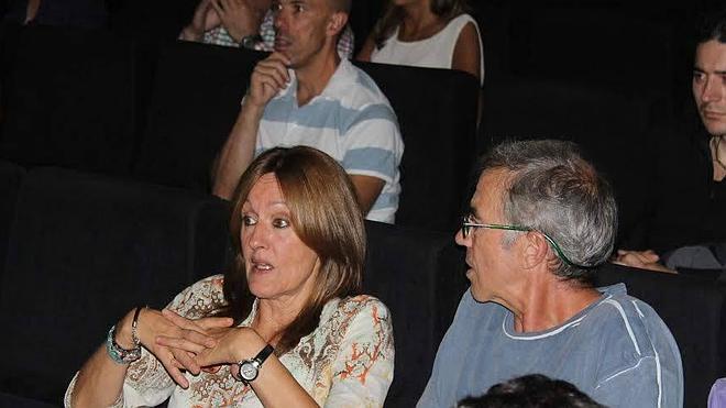 Henar Ortiz, la tía de la Reina, con Podemos en Cangas de Onís