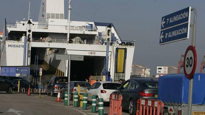 Trevín emplaza a Pastor a «dar la cara» en defensa de la línea Gijón-Nantes
