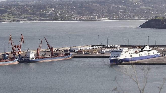 El Principado pide buscar nuevas navieras para la autopista del mar