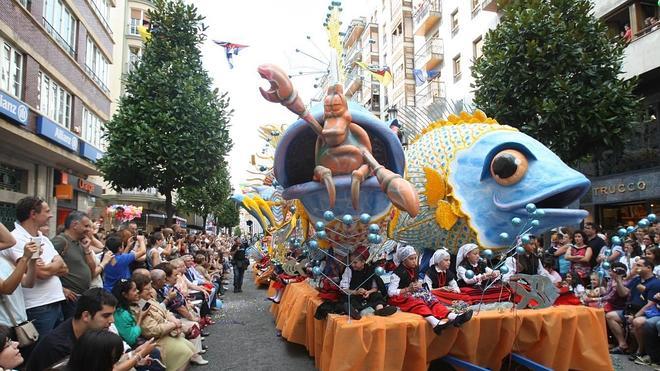 América y sus músicas llenan las calles de Oviedo