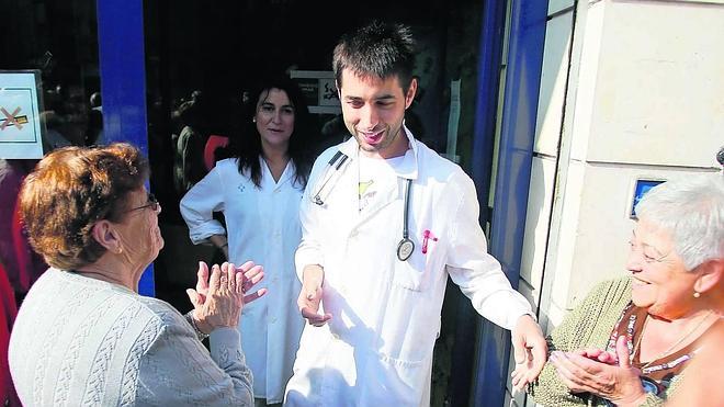 Vecinos de Barros: «Sólo queremos conocer a nuestro médico y que él nos conozca»