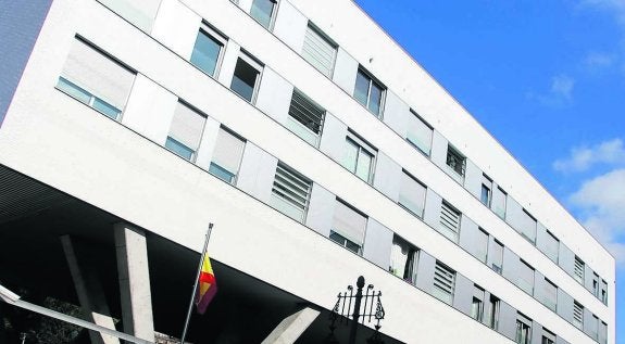 Jorge Fernández inaugura el martes el cuartel de Langreo siete meses después de finalizadas las obras