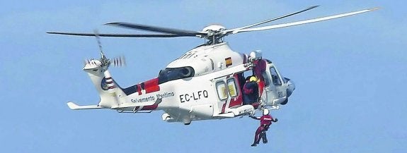 Un parapentista noruego cae al mar junto al Cerro