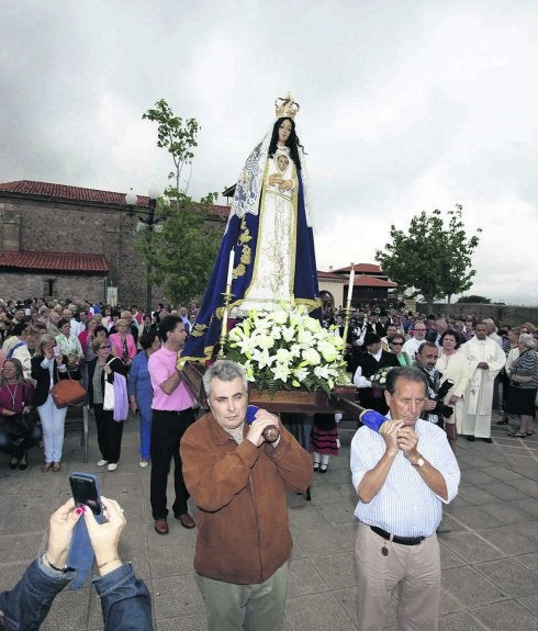 La Virgen de La Luz recorrerá Avilés y quedará expuesta en la iglesia de San Antonio