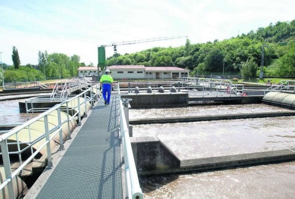 La depuradora de San Claudio podrá pretratar todos los vertidos a final de mes