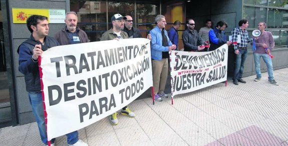 Los intoxicados vuelven a las movilizaciones al empeorar su situación